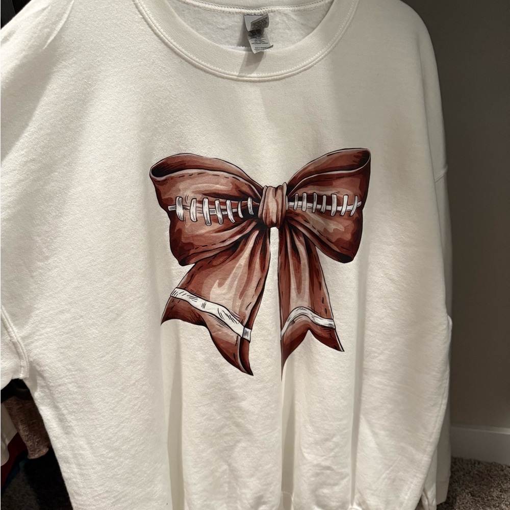 Gildan White Sweatshirt with Brown Bow Design